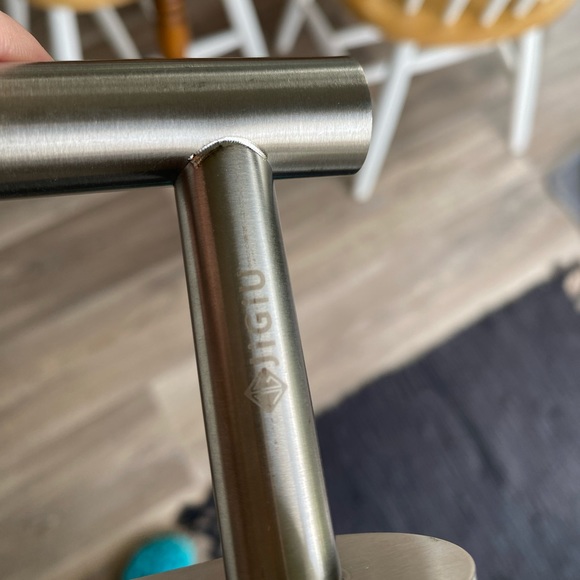 Jigiu Metal Self Adhesive Toilet Paper Roll Holder - Picture 6 of 7